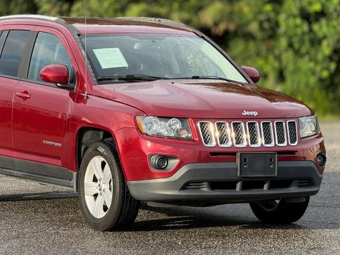 Used 2017 Jeep Compass Latitude AWD/4WD image 15
