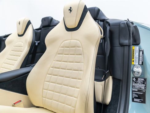Used 2025 Ferrari Roma Spider image 33