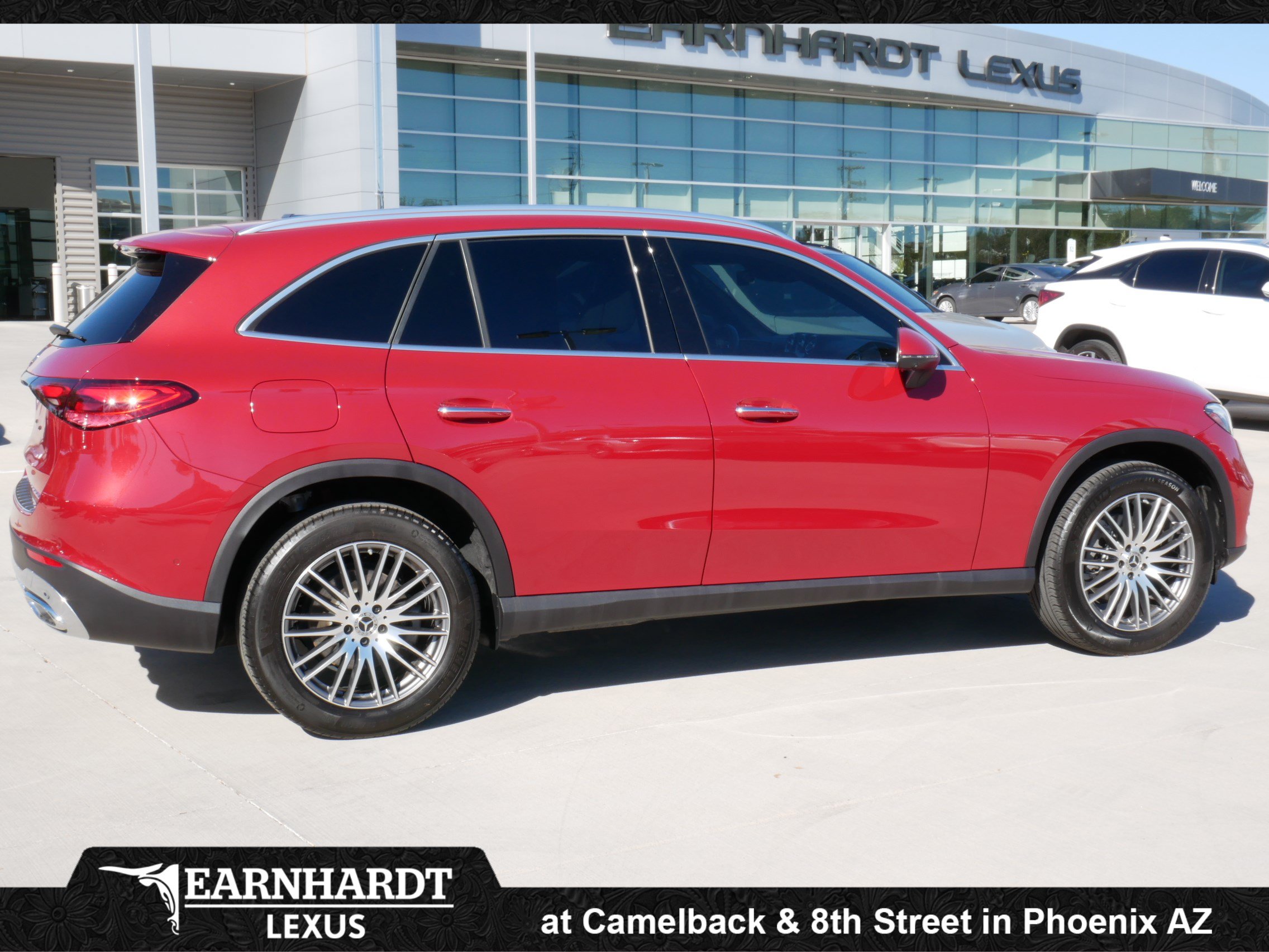 Used 2026 Mercedes-Benz GLC 300 image 9