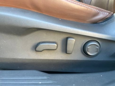 Used 2020 Subaru Outback Touring XT AWD/4WD image 17