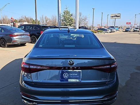 Used 2025 Volkswagen Jetta SEL image 6