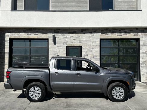 Used 2022 Nissan Frontier SV w/ Technology Package AWD/4WD image 2