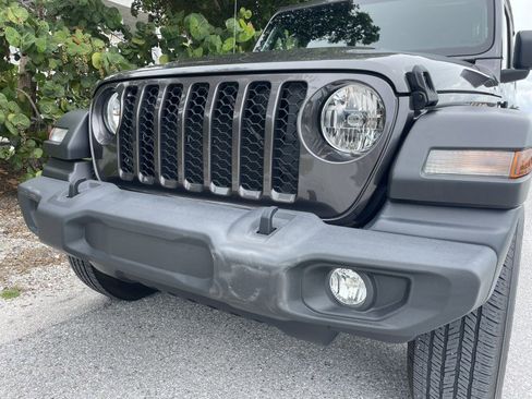 Used 2020 Jeep Gladiator Sport w/ Quick Order Package 24S image 46