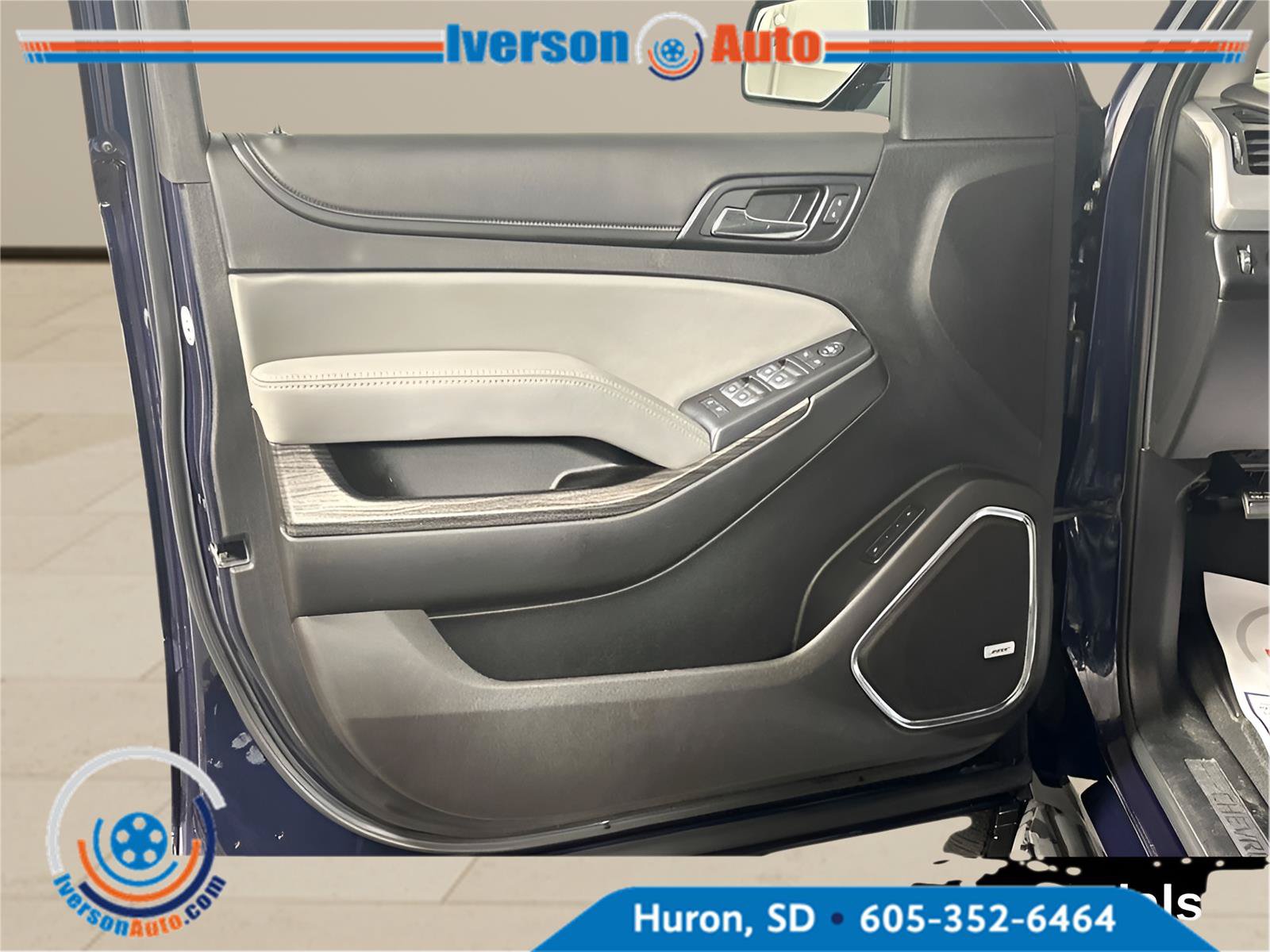 Used 2020 Chevrolet Suburban LT w/ Max Trailering Package AWD/4WD image 16