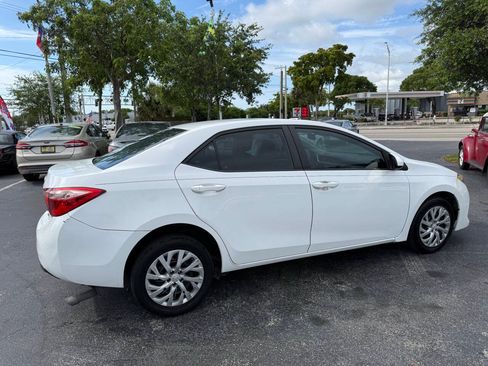 Used 2018 Toyota Corolla LE FWD image 6