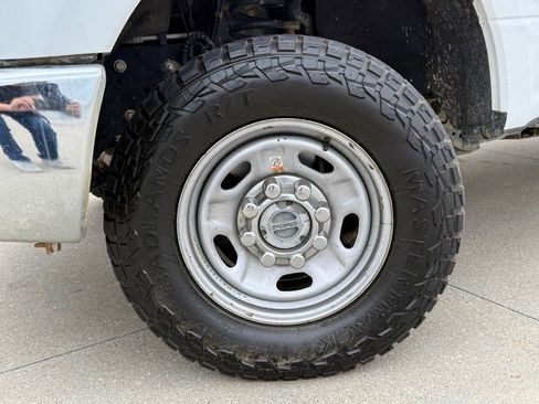 Used 2019 Ford F250 XL w/ Power Equipment Group AWD/4WD image 42