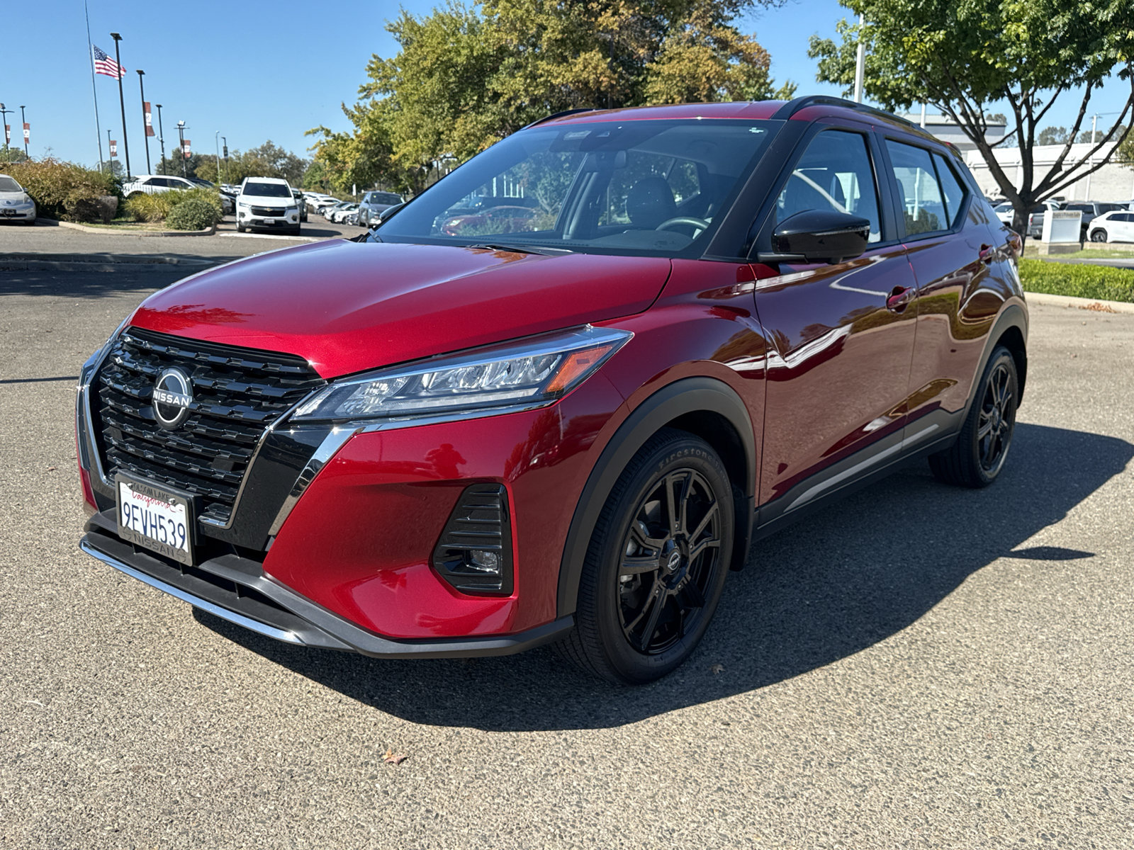 Used 2023 Nissan Kicks SR w/ SR Premium Package FWD image 1