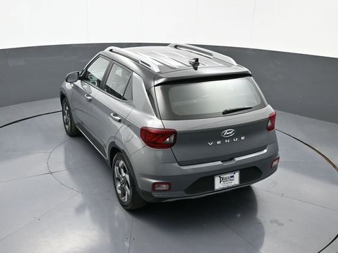 Certified 2022 Hyundai Venue Limited FWD image 37