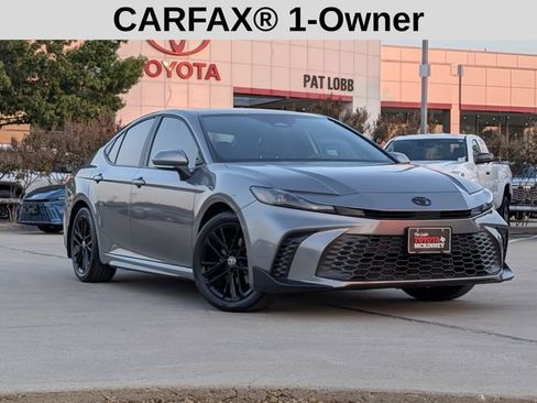 Used 2026 Toyota Camry SE FWD image 2