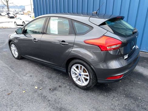 Used 2018 Ford Focus SE image 3