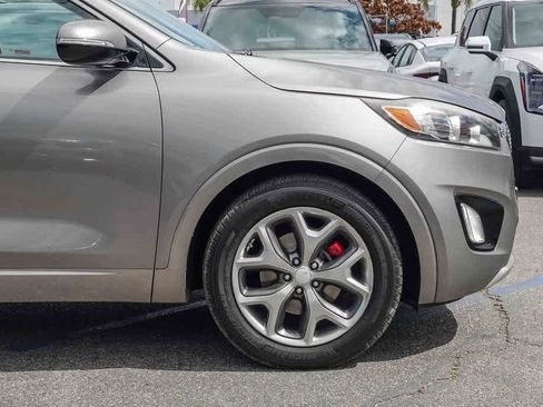 Used 2017 Kia Sorento SX image 9