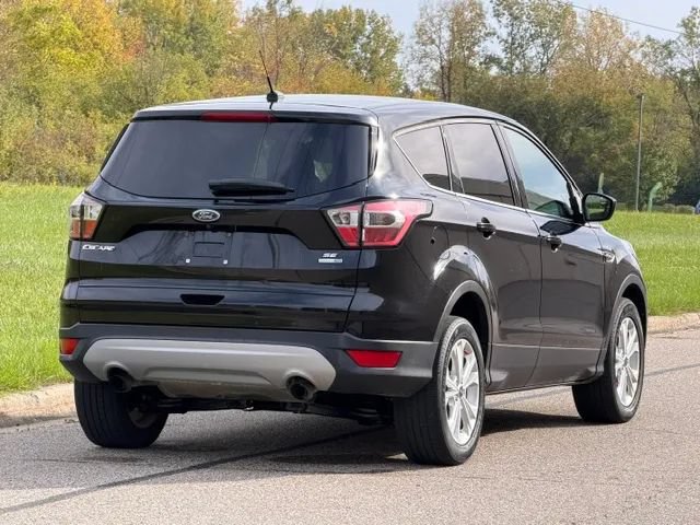 Used 2017 Ford Escape SE w/ SE Cold Weather Package AWD/4WD image 12