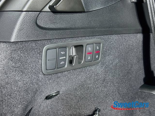 Used 2025 Audi SQ7 Premium Plus AWD/4WD image 48