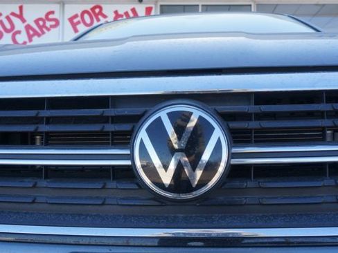 Certified 2023 Volkswagen Jetta SE w/ Panoramic Sunroof Package image 69