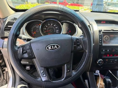 Used 2011 Kia Sorento EX w/ Limited Pkg FWD image 5