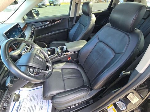 Used 2022 Lincoln Nautilus Reserve w/ Equipment Group 201A image 11