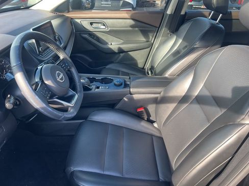 Certified 2023 Nissan Rogue SV w/ SV Premium B Package image 4