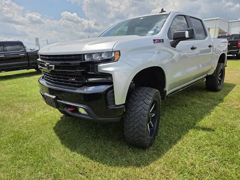 Used 2019 Chevrolet Silverado 1500 LT Trail Boss w/ Convenience Package AWD/4WD image 3