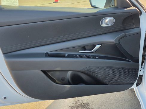 New 2026 Hyundai Elantra SE FWD image 19