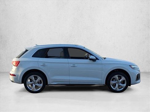Certified 2023 Audi Q5 2.0T Prestige w/ Prestige Package image 4