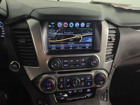 Used 2019 Chevrolet Suburban Premier w/ Premier Plus Edition AWD/4WD image 14