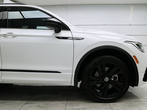 Used 2024 Volkswagen Tiguan SE R-Line image 13