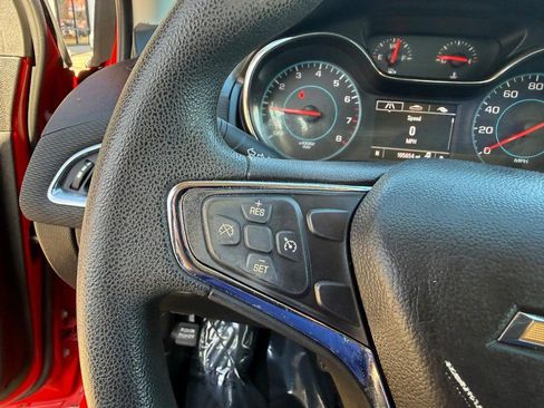 Used 2017 Chevrolet Cruze LT image 22