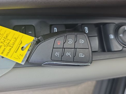 Used 2023 GMC Yukon SLT image 36