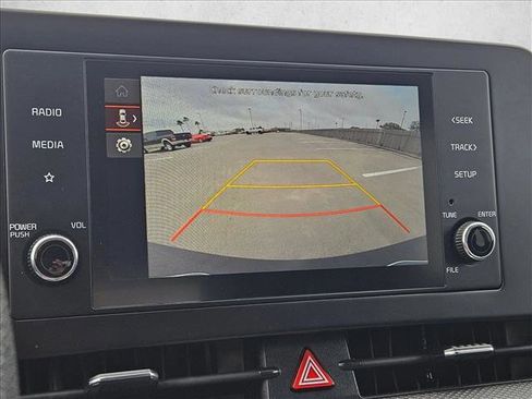 Used 2025 Kia Sportage LX image 10