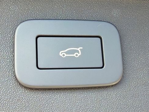 New 2026 Land Rover Discovery Sport Landmark image 14