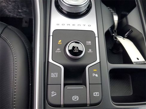 New 2025 Kia Sorento EX image 22
