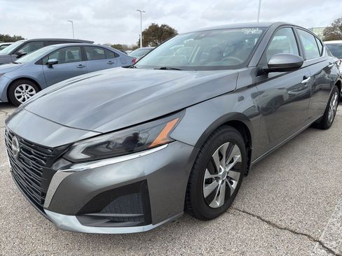 Used 2023 Nissan Altima 2.5 S image 1