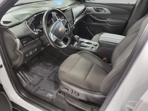 Used 2023 Chevrolet Traverse LT image 9