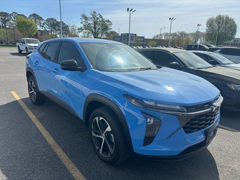 Used 2024 Chevrolet Trax RS w/ Sunroof Package image 5