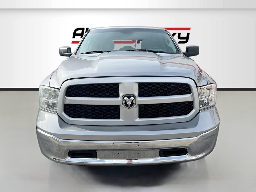 Used 2020 RAM 1500 Classic SLT AWD/4WD image 2