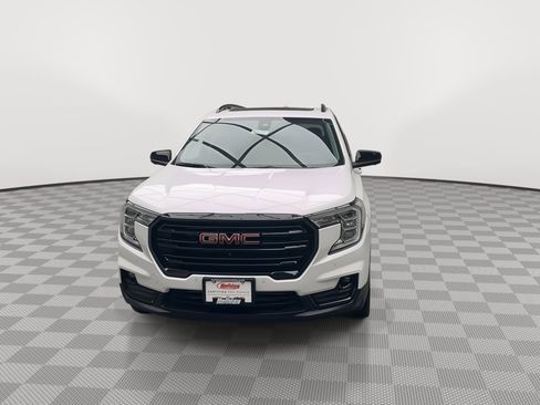 Certified 2022 GMC Terrain SLT w/ Infotainment Package II image 38