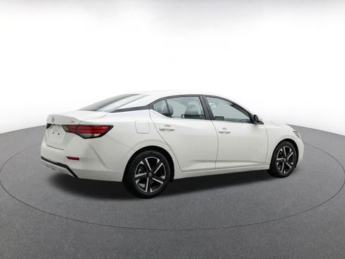 Used 2025 Nissan Sentra SV FWD image 9