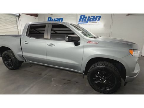Used 2024 Chevrolet Silverado 1500 RST w/ Z71 Off-Road Package AWD/4WD image 2