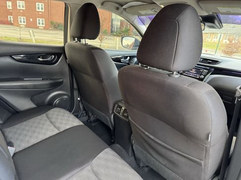 Certified 2021 Nissan Rogue Sport SV image 34