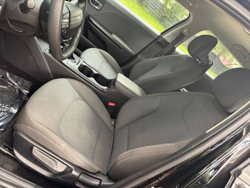 Used 2025 Kia K4 FWD image 34