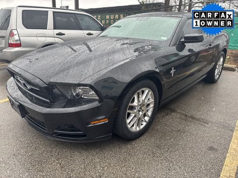 Used 2013 Ford Mustang Premium image 2