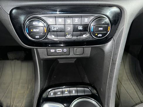 Certified 2023 Buick Encore GX Select w/ Safety Package II image 14