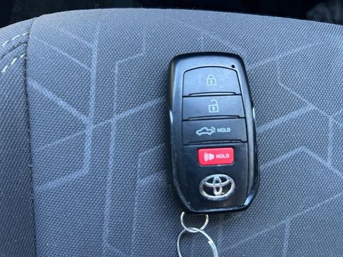 Used 2019 Toyota Tacoma TRD Off-Road w/ Technology Package AWD/4WD image 35