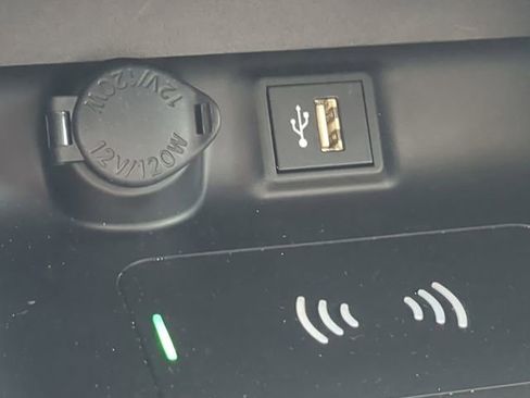 Used 2025 Toyota RAV4 XLE image 25