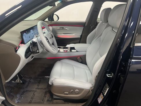 New 2026 Genesis GV70 2.5T Advanced AWD/4WD image 9