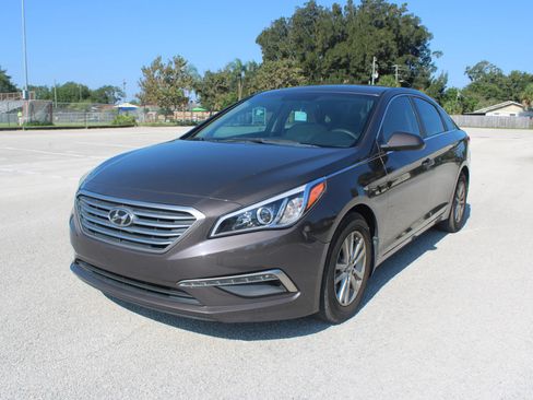 Used 2015 Hyundai Sonata SE FWD image 1