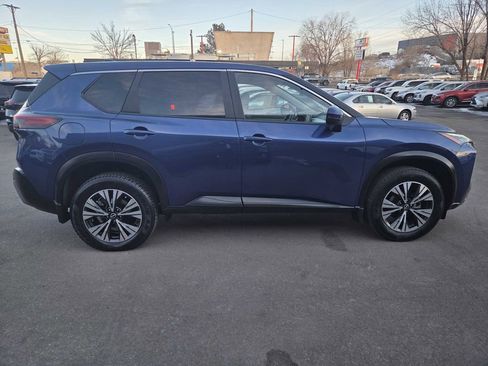 Used 2023 Nissan Rogue SV image 8