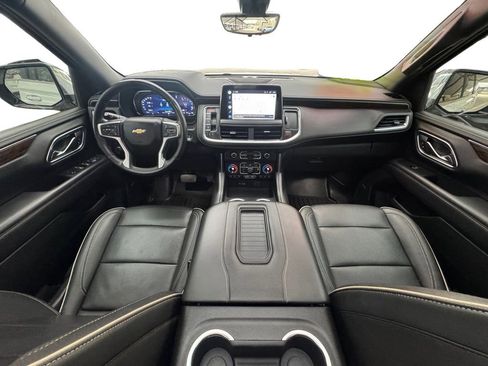 Used 2022 Chevrolet Suburban Premier w/ Premium Package image 12