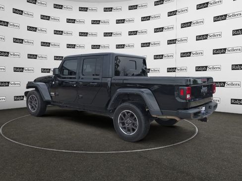 Used 2023 Jeep Gladiator Overland AWD/4WD image 4