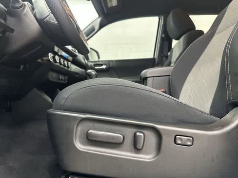 Used 2023 Toyota Tacoma TRD Off-Road image 23